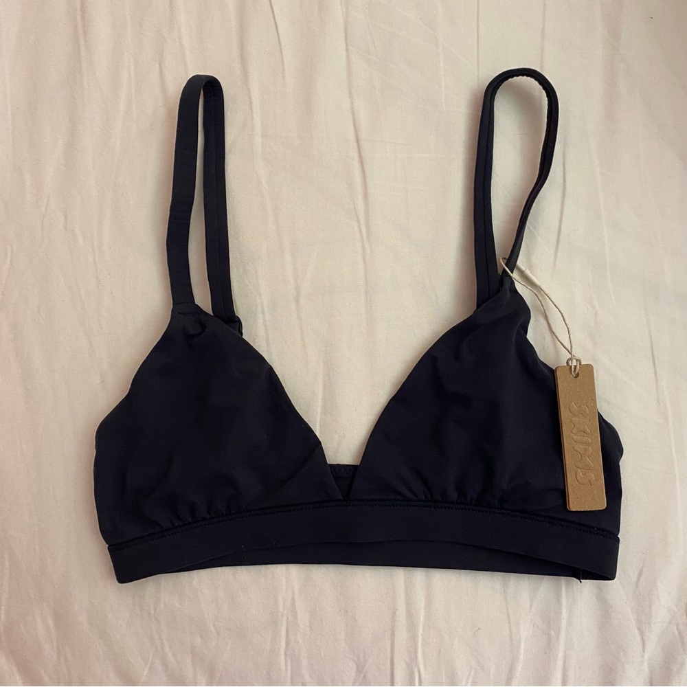 SKIMS fits everybody triangle bra